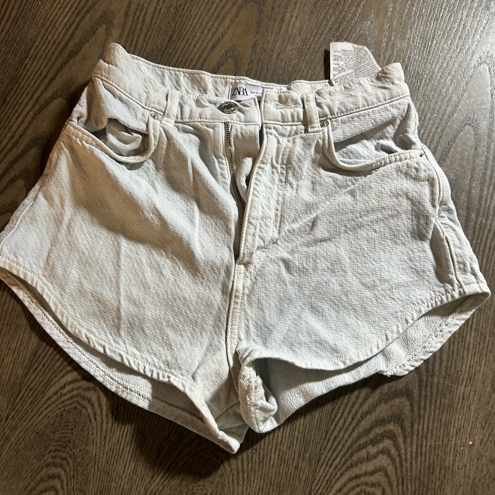 Zara Women's white Jean shorts